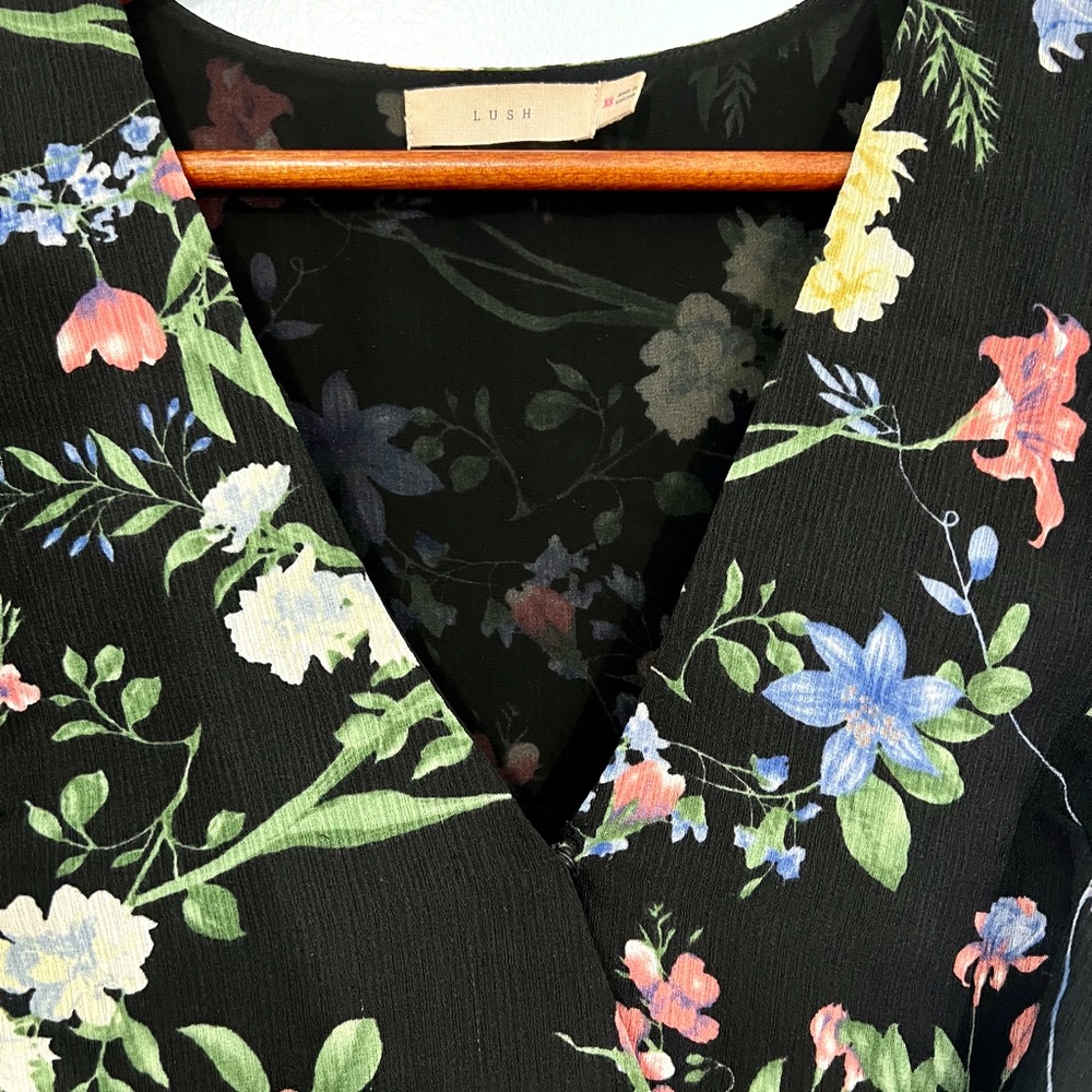 Lush Lulu's Floral Dainty V-Neck Crepe Georgette Tie Wrap Mini Dress Garden XS - Picture 12 of 13